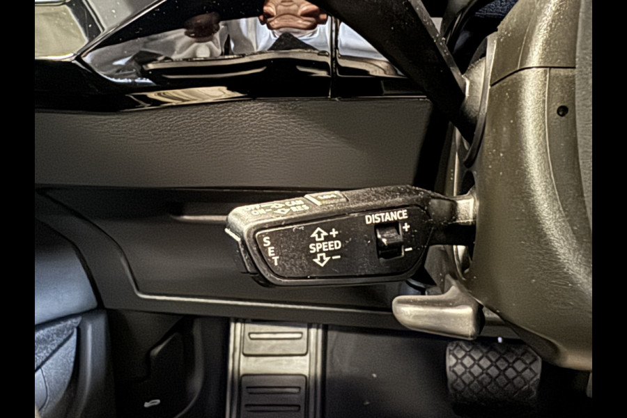 Audi e-tron e-tron 50 quattro Launch edition plus 71 kWh | SoH 88% | Camera | Panoramadak | Leder | Afn. trekhaak | Adaptive cruise | Stoelverwarming | Navi | Carplay