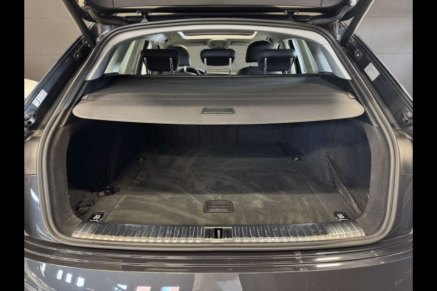 Audi e-tron e-tron 50 quattro Launch edition plus 71 kWh | SoH 88% | Camera | Panoramadak | Leder | Afn. trekhaak | Adaptive cruise | Stoelverwarming | Navi | Carplay
