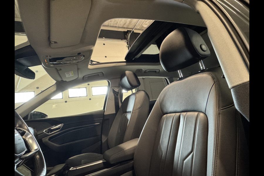 Audi e-tron e-tron 50 quattro Launch edition plus 71 kWh | SoH 88% | Camera | Panoramadak | Leder | Afn. trekhaak | Adaptive cruise | Stoelverwarming | Navi | Carplay
