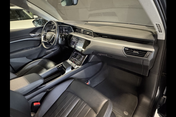 Audi e-tron e-tron 50 quattro Launch edition plus 71 kWh | SoH 88% | Camera | Panoramadak | Leder | Afn. trekhaak | Adaptive cruise | Stoelverwarming | Navi | Carplay