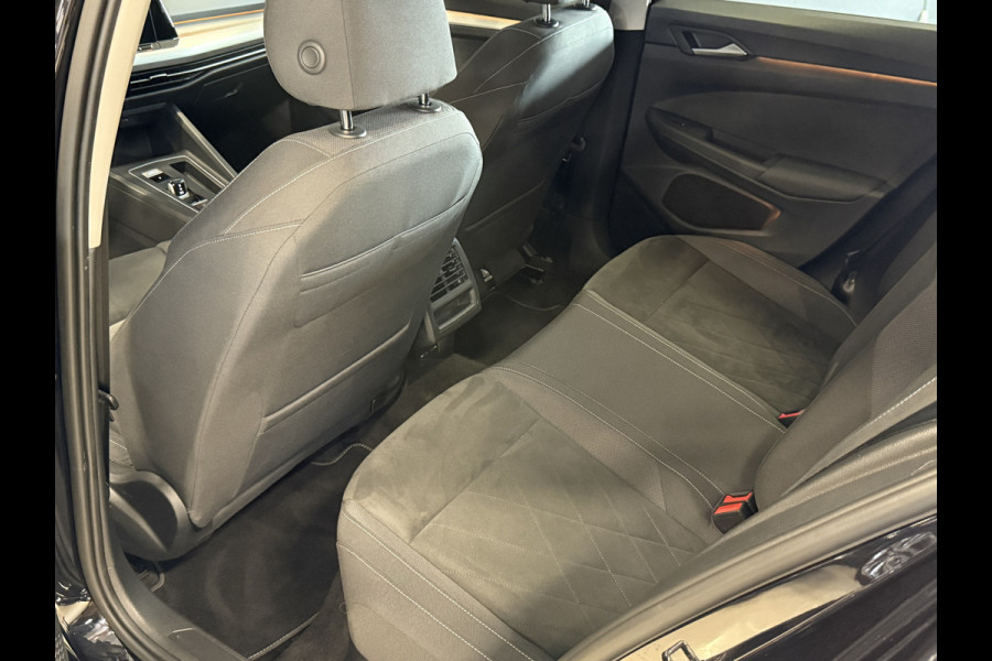 Volkswagen Golf 1.5 eTSI Life Business | Apple Carplay | Elek. stoelen | Draadloze tel. lader