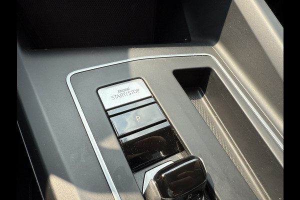 Volkswagen Golf 1.5 eTSI Life Business | Apple Carplay | Elek. stoelen | Draadloze tel. lader