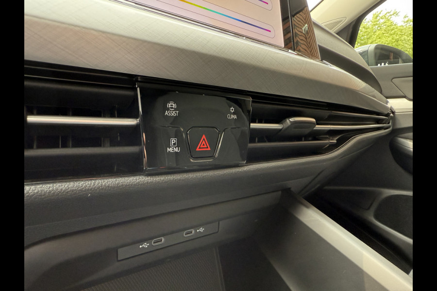 Volkswagen Golf 1.5 eTSI Life Business | Apple Carplay | Elek. stoelen | Draadloze tel. lader