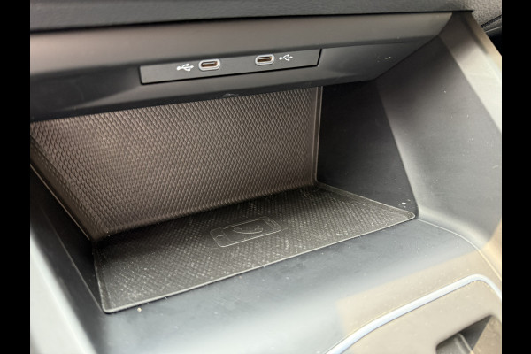 Volkswagen Golf 1.5 eTSI Life Business | Apple Carplay | Elek. stoelen | Draadloze tel. lader