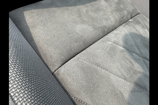 Volkswagen Golf 1.5 eTSI Life Business | Apple Carplay | Elek. stoelen | Draadloze tel. lader
