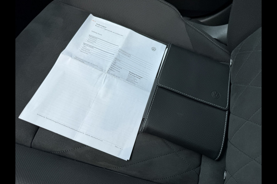 Volkswagen Golf 1.5 eTSI Life Business | Apple Carplay | Elek. stoelen | Draadloze tel. lader