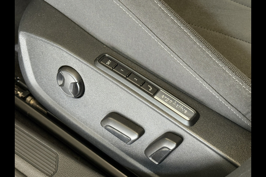 Volkswagen Golf 1.5 eTSI Life Business | Apple Carplay | Elek. stoelen | Draadloze tel. lader