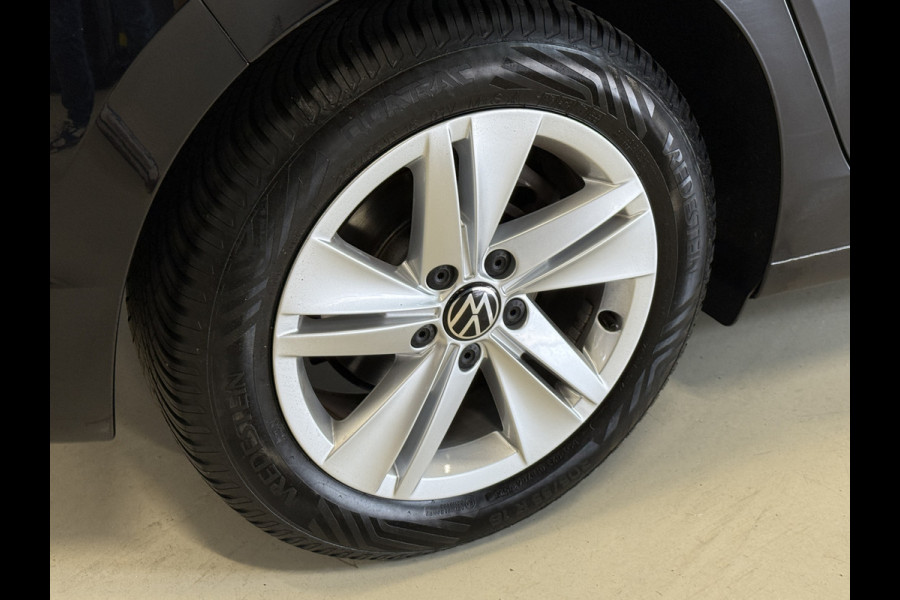 Volkswagen Golf 1.5 eTSI Life Business | Apple Carplay | Elek. stoelen | Draadloze tel. lader