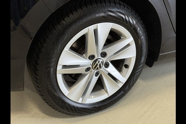 Volkswagen Golf 1.5 eTSI Life Business | Apple Carplay | Elek. stoelen | Draadloze tel. lader