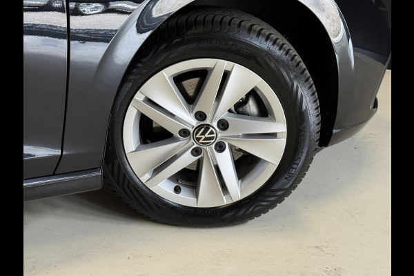 Volkswagen Golf 1.5 eTSI Life Business | Apple Carplay | Elek. stoelen | Draadloze tel. lader