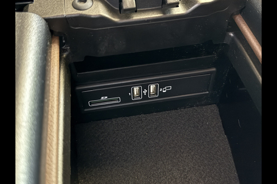 Mercedes-Benz E-Klasse Estate 200 AMG Business Solution Sport Automaat | Lederen sportstoelen | Elektr. trekhaak | Sfeerverlichting | Adaptive | Camera