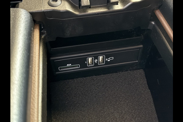Mercedes-Benz E-Klasse Estate 200 AMG Business Solution Sport Automaat | Lederen sportstoelen | Elektr. trekhaak | Sfeerverlichting | Adaptive | Camera