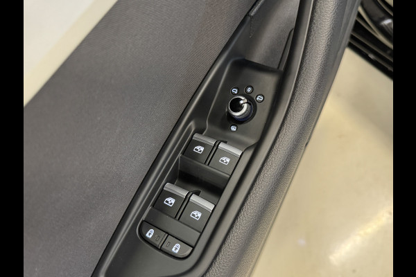 Audi A4 Avant 35 TFSI Advanced Edition Automaat | Wegkl. trekhaak | Sportstoelen | Full LED | Carplay | Navi