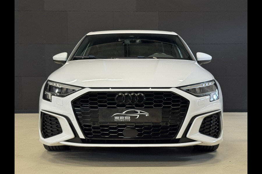 Audi A3 Sportback 30 TFSI S edition | 2x S-line | Automaat | Adaptive cruise | Carplay | Afn. trekhaak | Full LED | Navi