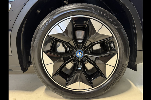 BMW iX3 High Executive 80 kWh | Pano | Driv. Ass. Prof. | Lederen sportstoelen | Harman/Kardon | 360 Camera | Head-Up