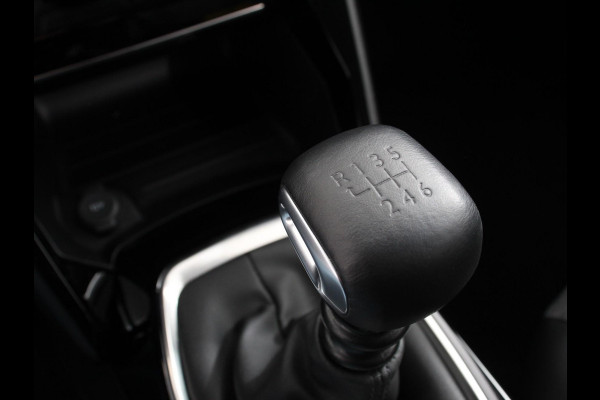 Peugeot 208 1.2 PureTech Allure Pack Navigatie Apple Carplay/Android Auto Camera Parkeersensor achter Cruise Control Virtual Cockpit Climate Control Getinte ramen