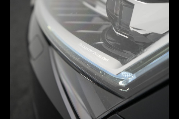 Škoda Superb Combi 1.4 TSI iV Laurin & Klement Plug In Hybrid 218pk Dealer O.H PHEV | Panodak | Adaptive Cruise | Camera | Lederen Sportstoelen Memory & Ventilatie |  Crystal LED | Apple Carplay | Lane Assist | Stoelverwarming | Navigatie |  DAB |