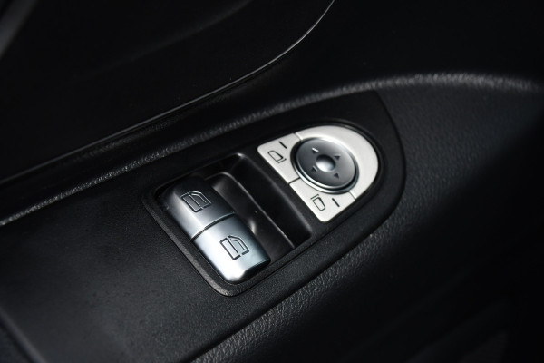 Mercedes-Benz Vito 119 CDI L3 PB Edition Camera, Cruise, Carplay, 190PK, Automaat, LED, 2 x Schuifdeur, NAVI, Trekhaak, Uniek!