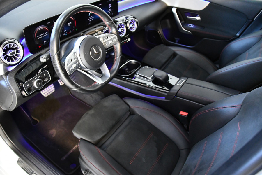 Mercedes-Benz A-Klasse 250 Premium Plus, Burmester, Schuifkantel, Sfeerverlichting