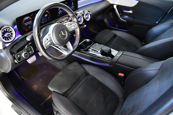 Mercedes-Benz A-Klasse 250 Premium Plus, Burmester, Schuifkantel, Sfeerverlichting