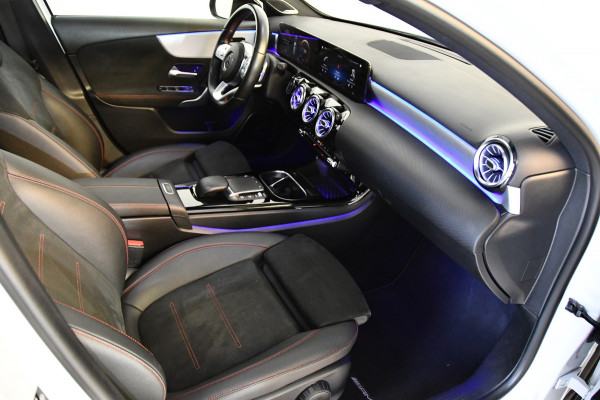 Mercedes-Benz A-Klasse 250 Premium Plus, Burmester, Schuifkantel, Sfeerverlichting
