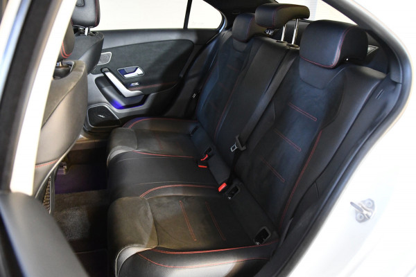 Mercedes-Benz A-Klasse 250 Premium Plus, Burmester, Schuifkantel, Sfeerverlichting
