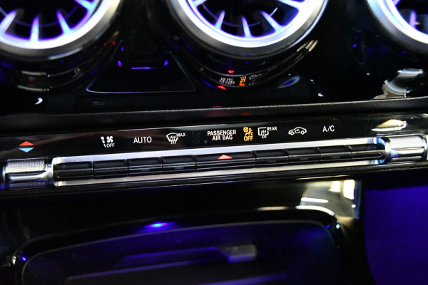 Mercedes-Benz A-Klasse 250 Premium Plus, Burmester, Schuifkantel, Sfeerverlichting