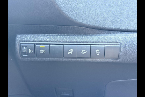Toyota Corolla Touring Sports 1.8 Hybrid TREK | Parkeersensoren, Navigatie, Apple CarPlay/Android Auto, Stoel + Stuurverwarming