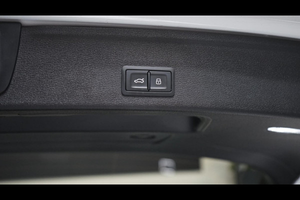 Audi A4 Avant 40 TFSI Quattro Black Optik 3x S-Line AUTOMAAT-ACC-BANG&OLUFSEN-CAMERA-CARPLAY-KEYLESS-MATRIX LED-PANORAMA-VIRTUEEL