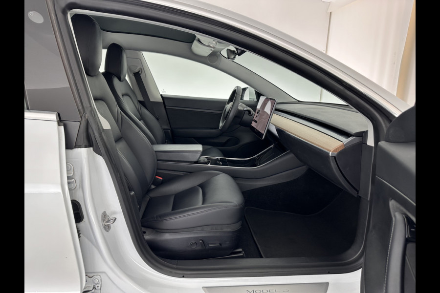 Tesla Model 3 Standard RWD Plus 60 kWh [ 3-Fase ] (INCL-BTW) Aut. *PANO | AUTO-PILOT | LUXURY-LEATHER | KEYLESS | FULL-LED | MEMORY-PACK | SURROUND-VIEW | DAB | CARPLAY | DIGI-COCKPIT | LANE-ASSIST | COMFORT-SEATS | 18"ALU*
