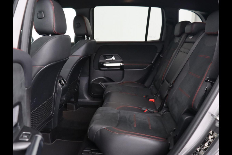 Mercedes-Benz Glb 200 Business Solution AMG 7-persoons | Stoelverwarming | Leder/Alcantara | Side Assist | Navigatie | Full LED | Widescreen | Park Assist