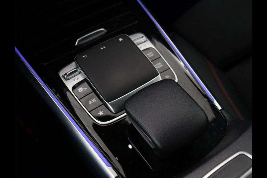 Mercedes-Benz Glb 200 Business Solution AMG 7-persoons | Stoelverwarming | Leder/Alcantara | Side Assist | Navigatie | Full LED | Widescreen | Park Assist