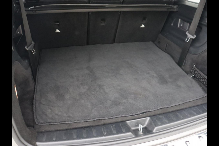Mercedes-Benz Glb 200 Business Solution AMG 7-persoons | Stoelverwarming | Leder/Alcantara | Side Assist | Navigatie | Full LED | Widescreen | Park Assist