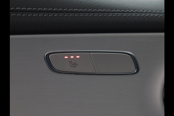 Mercedes-Benz E-Klasse 300e AMG | Trekhaak | Stoelverwarming | Camera | Carplay | Leder/Alcantara | Navigatie | Widescreen | Full LED | Sfeerverlichting | PHEV | Plug In