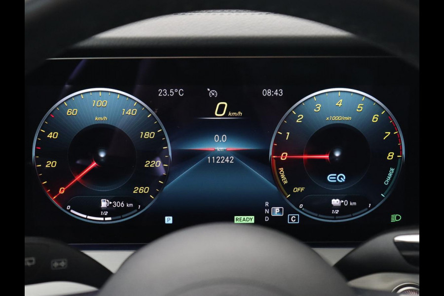Mercedes-Benz E-Klasse 300e AMG | Trekhaak | Stoelverwarming | Camera | Carplay | Leder/Alcantara | Navigatie | Widescreen | Full LED | Sfeerverlichting | PHEV | Plug In