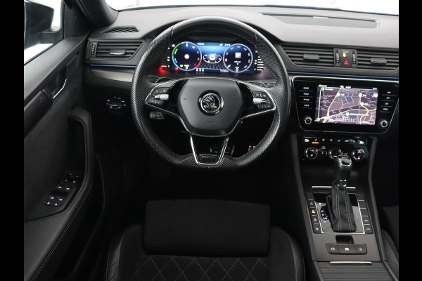Škoda Superb 1.4 TSI iV Sportline | Panoramadak | Stoelverwarming | Adaptive cruise | Alcantara | Sfeerverlichting | Camera | Virtual Cockpit | Matrix LED | PHEV | Plug In