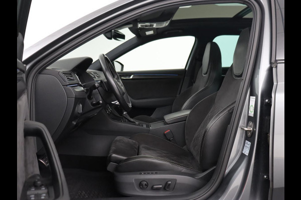 Škoda Superb 1.4 TSI iV Sportline | Panoramadak | Stoelverwarming | Adaptive cruise | Alcantara | Sfeerverlichting | Camera | Virtual Cockpit | Matrix LED | PHEV | Plug In