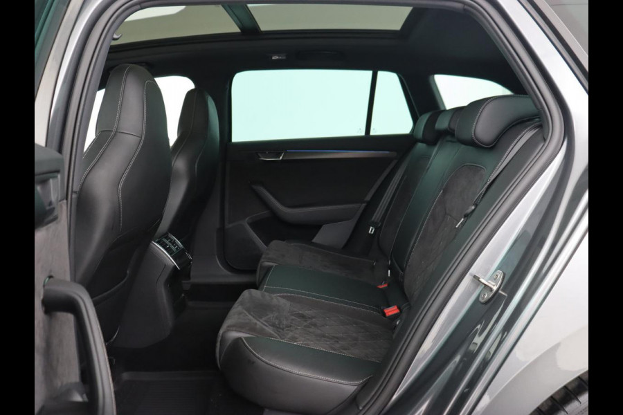 Škoda Superb 1.4 TSI iV Sportline | Panoramadak | Stoelverwarming | Adaptive cruise | Alcantara | Sfeerverlichting | Camera | Virtual Cockpit | Matrix LED | PHEV | Plug In