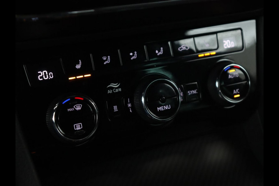 Škoda Superb 1.4 TSI iV Sportline | Panoramadak | Stoelverwarming | Adaptive cruise | Alcantara | Sfeerverlichting | Camera | Virtual Cockpit | Matrix LED | PHEV | Plug In
