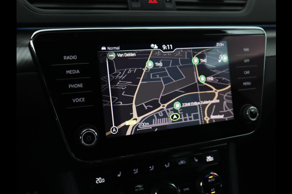 Škoda Superb 1.4 TSI iV Sportline | Panoramadak | Stoelverwarming | Adaptive cruise | Alcantara | Sfeerverlichting | Camera | Virtual Cockpit | Matrix LED | PHEV | Plug In