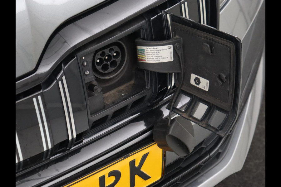 Škoda Superb 1.4 TSI iV Sportline | Panoramadak | Stoelverwarming | Adaptive cruise | Alcantara | Sfeerverlichting | Camera | Virtual Cockpit | Matrix LED | PHEV | Plug In