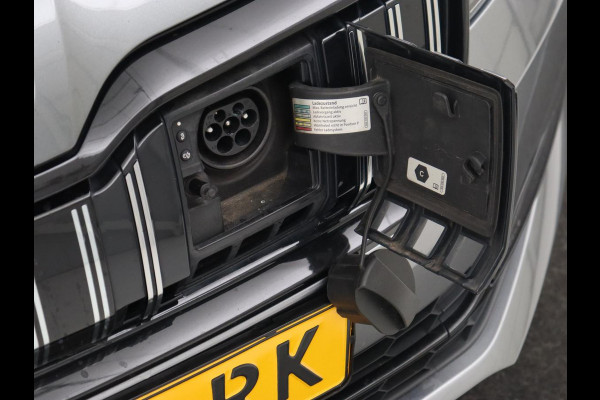 Škoda Superb 1.4 TSI iV Sportline | Panoramadak | Stoelverwarming | Adaptive cruise | Alcantara | Sfeerverlichting | Camera | Virtual Cockpit | Matrix LED | PHEV | Plug In