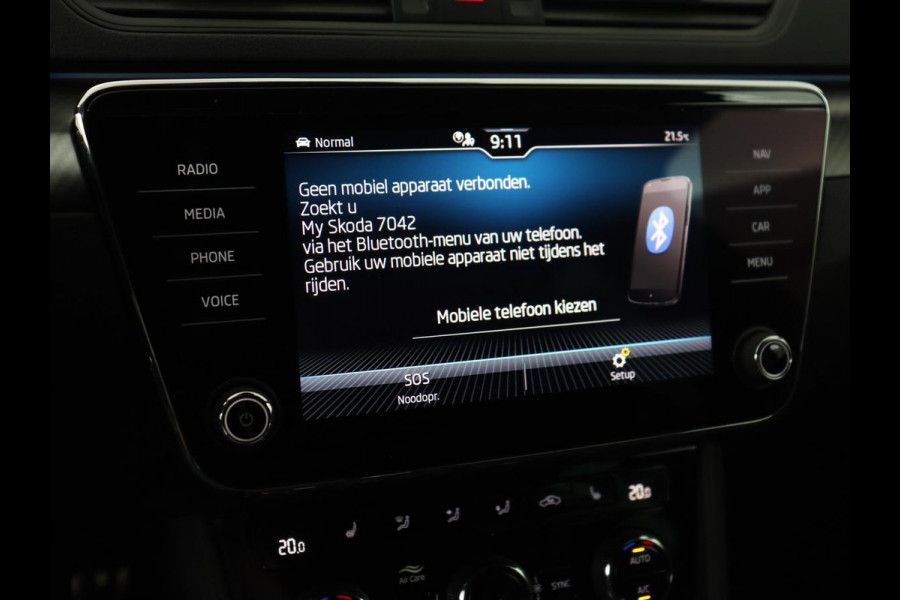 Škoda Superb 1.4 TSI iV Sportline | Panoramadak | Stoelverwarming | Adaptive cruise | Alcantara | Sfeerverlichting | Camera | Virtual Cockpit | Matrix LED | PHEV | Plug In