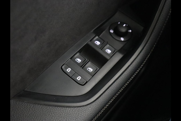 Škoda Superb 1.4 TSI iV Sportline | Panoramadak | Stoelverwarming | Adaptive cruise | Alcantara | Sfeerverlichting | Camera | Virtual Cockpit | Matrix LED | PHEV | Plug In
