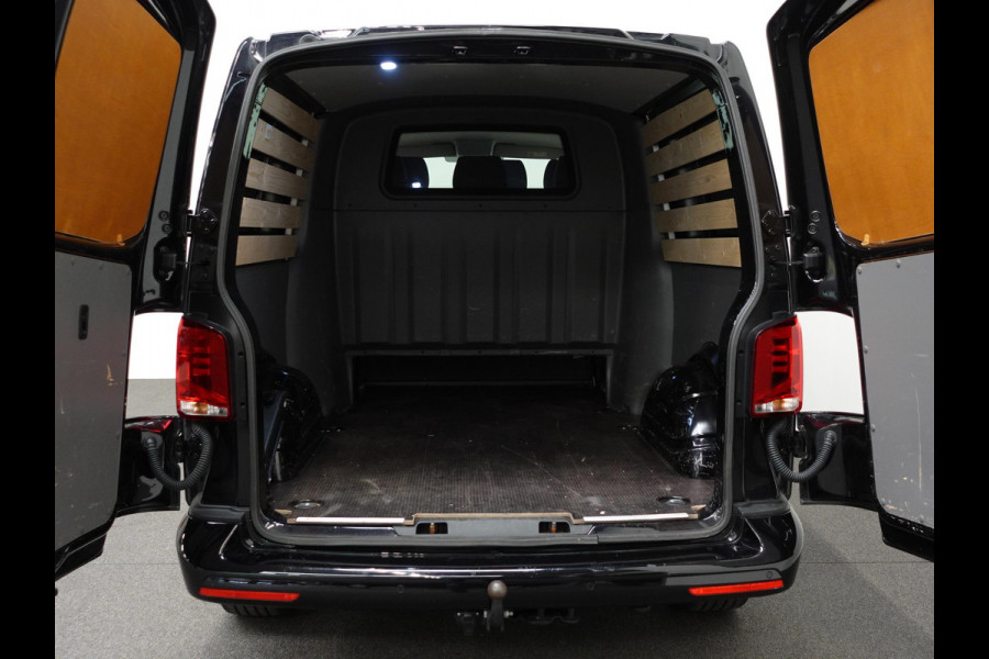 Volkswagen Transporter 2.0 TDI L2H1 Dubbele Cabine Highline Automaat Volkswagen Transporter 2.0 TDI L2H1 28 Highline Aut. Dubbele cabine