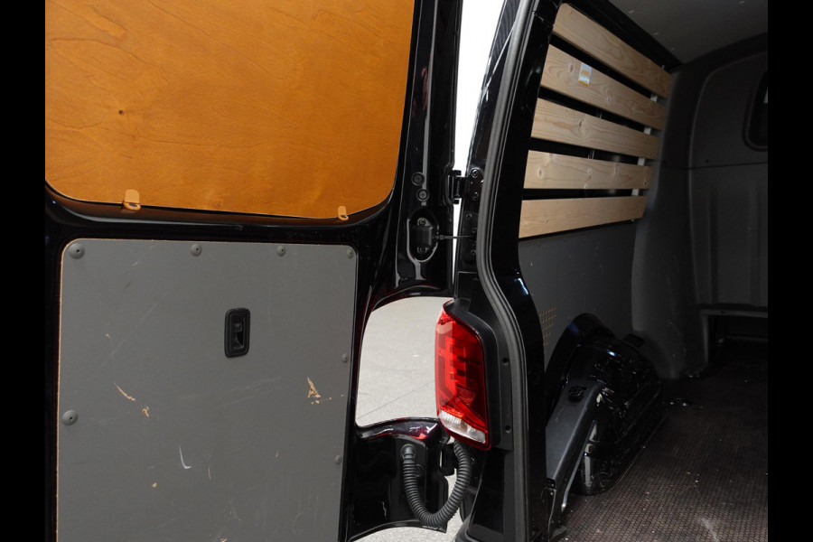 Volkswagen Transporter 2.0 TDI L2H1 Dubbele Cabine Highline Automaat Volkswagen Transporter 2.0 TDI L2H1 28 Highline Aut. Dubbele cabine