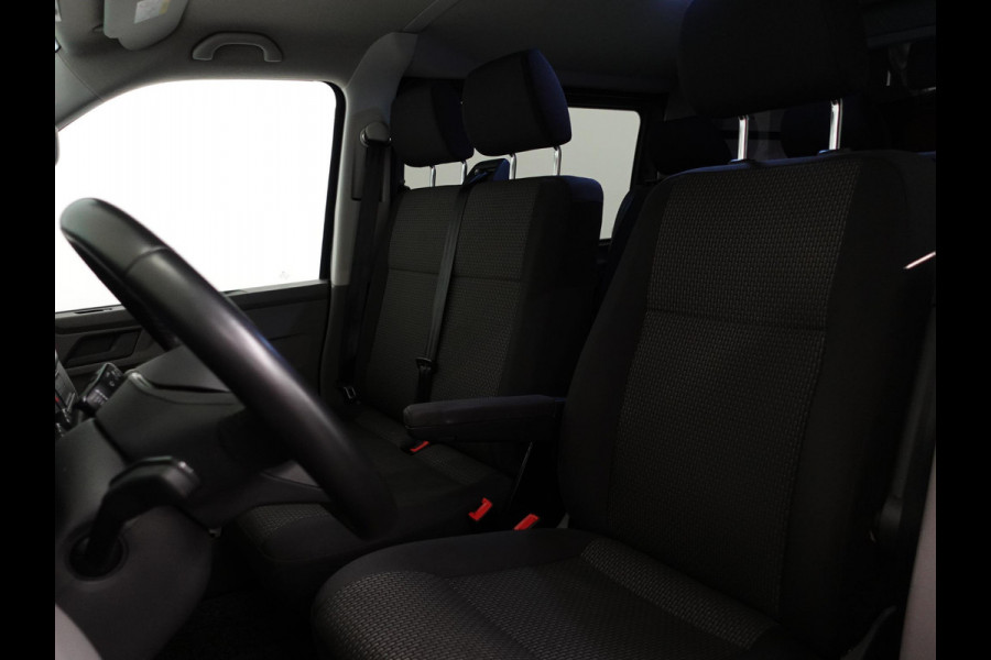 Volkswagen Transporter 2.0 TDI L2H1 Dubbele Cabine Highline Automaat Volkswagen Transporter 2.0 TDI L2H1 28 Highline Aut. Dubbele cabine