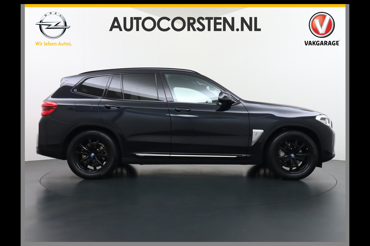 BMW iX3 Executive 80kWhPanoramadak Leer+Verwarmd+Memory Adaptieve LEDApple Carplay Android Auto Trekhaak Pdc Camera DAB Live Cockpit Pro Lmv Elek.Achterklep Regen-Lichtsensor Achteruitrij-assistent 1e Eigenaar Origineel Nederlands Nieuwprijs €68.172,- BMW iX3 Executive 80kWhPanoramadak Leer+Verwarmd+Memory Adaptieve LEDApple Carplay Android Auto Trekhaak Pdc Camera DAB Live Cockpit Pro Lmv Elek.Achterklep Regen-Lichtsensor Achteruitrij-assistent 1e Eigenaar Origineel Nederlands Nieuwprijs €68.172,-