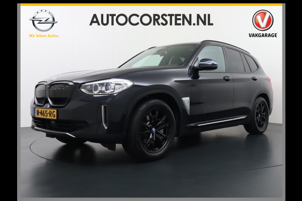 BMW iX3 Executive 80kWhPanoramadak Leer+Verwarmd+Memory Adaptieve LEDApple Carplay Android Auto Trekhaak Pdc Camera DAB Live Cockpit Pro Lmv Elek.Achterklep Regen-Lichtsensor Achteruitrij-assistent 1e Eigenaar Origineel Nederlands Nieuwprijs €68.172,-