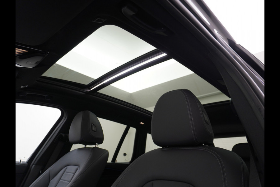 BMW iX3 Executive 80kWhPanoramadak Leer+Verwarmd+Memory Adaptieve LEDApple Carplay Android Auto Trekhaak Pdc Camera DAB Live Cockpit Pro Lmv Elek.Achterklep Regen-Lichtsensor Achteruitrij-assistent 1e Eigenaar Origineel Nederlands Nieuwprijs €68.172,-